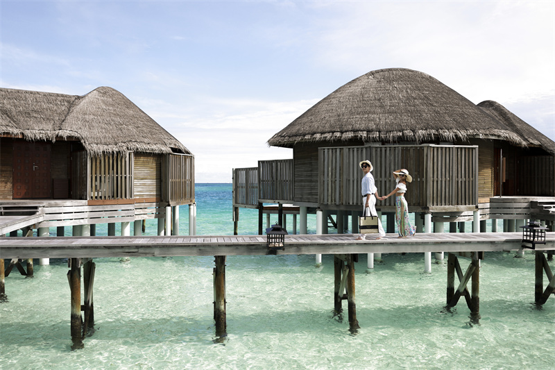 Constance-Halaveli-Honeymoon-02