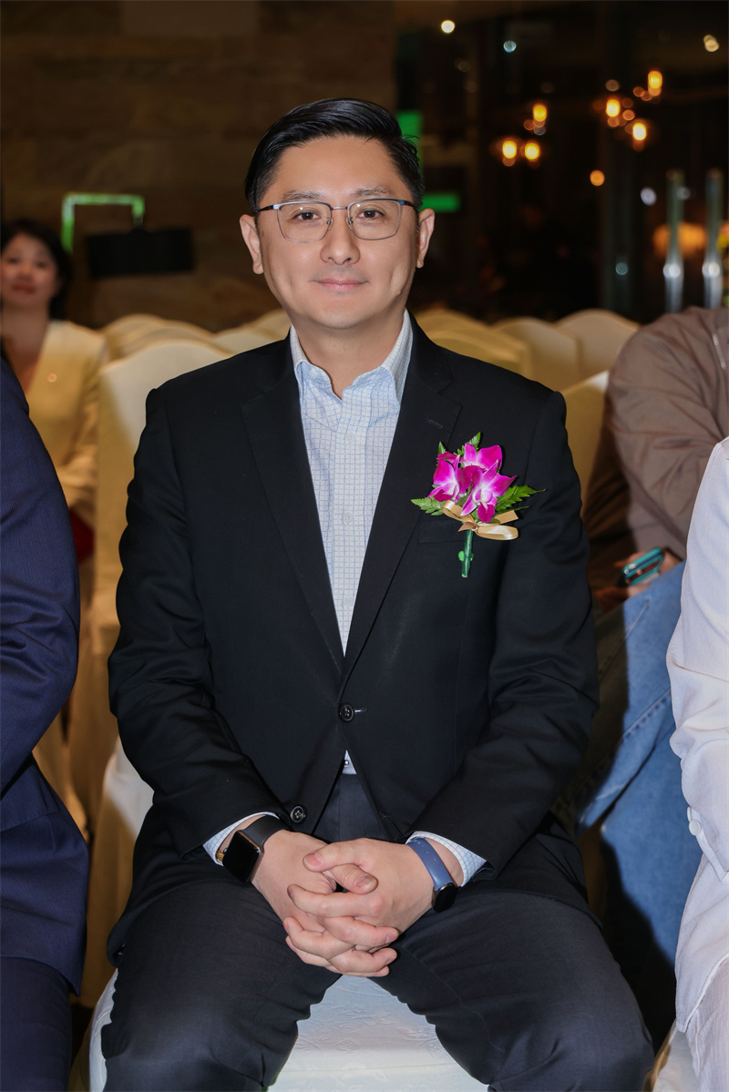 04海鸥集团总裁助理兼上海海鸥国际酒店投资管理有限公司总经理顾俊杰先生