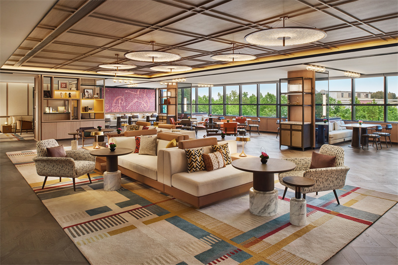 Executive Lounge 2