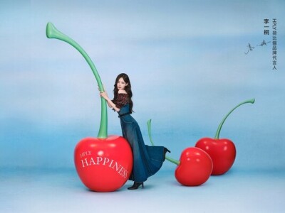 HPLY荷比俪品牌代言人李一桐身着品牌2026夏季系列拍摄全新形象大片