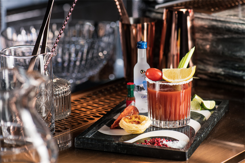 The St. Regis Bar - Maria do Leste